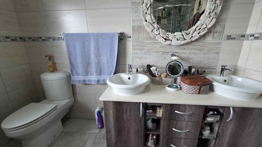 3 Bedroom Property for Sale in Dana Bay Western Cape